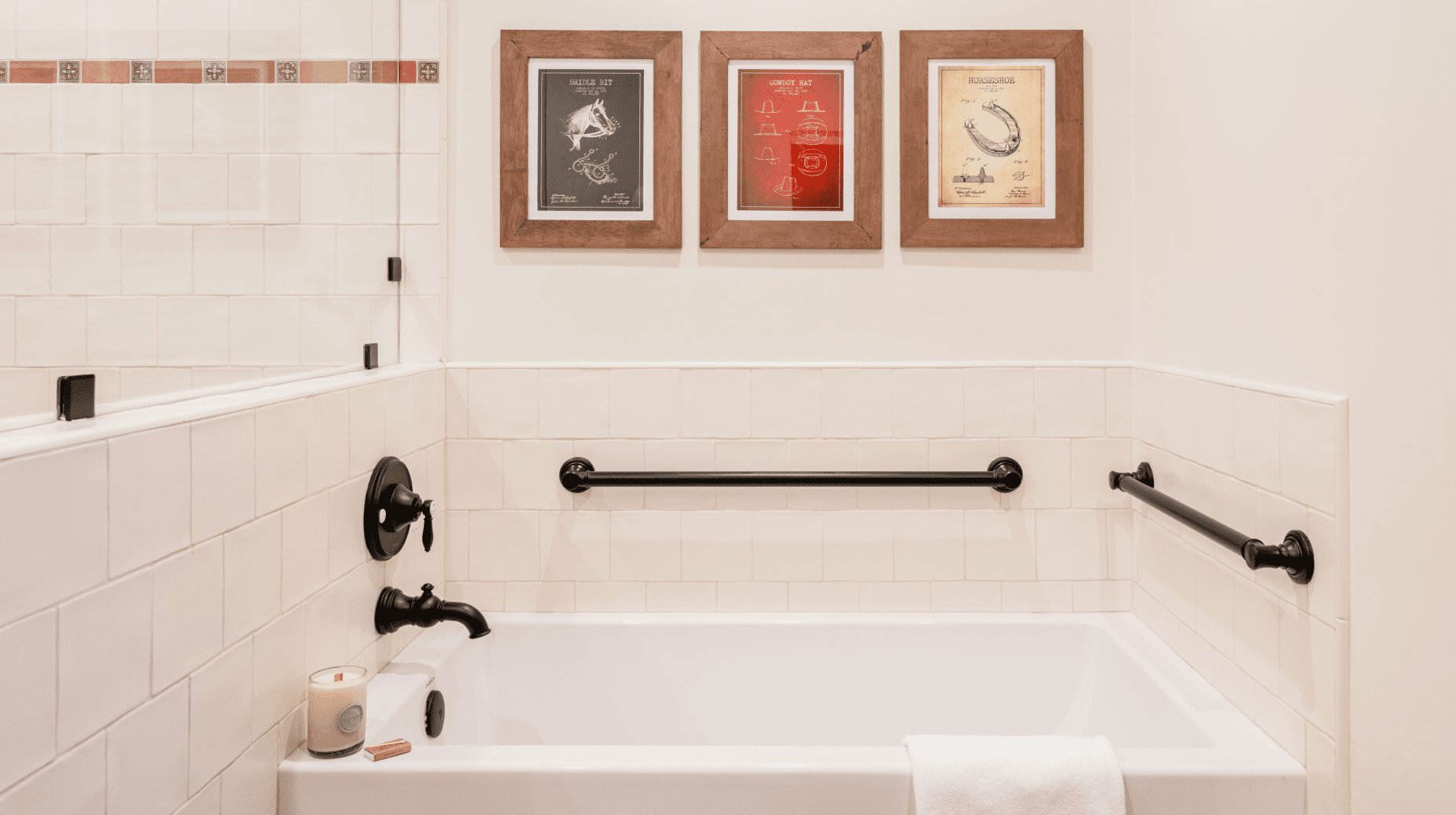 interior of bath tub in Jackson House room